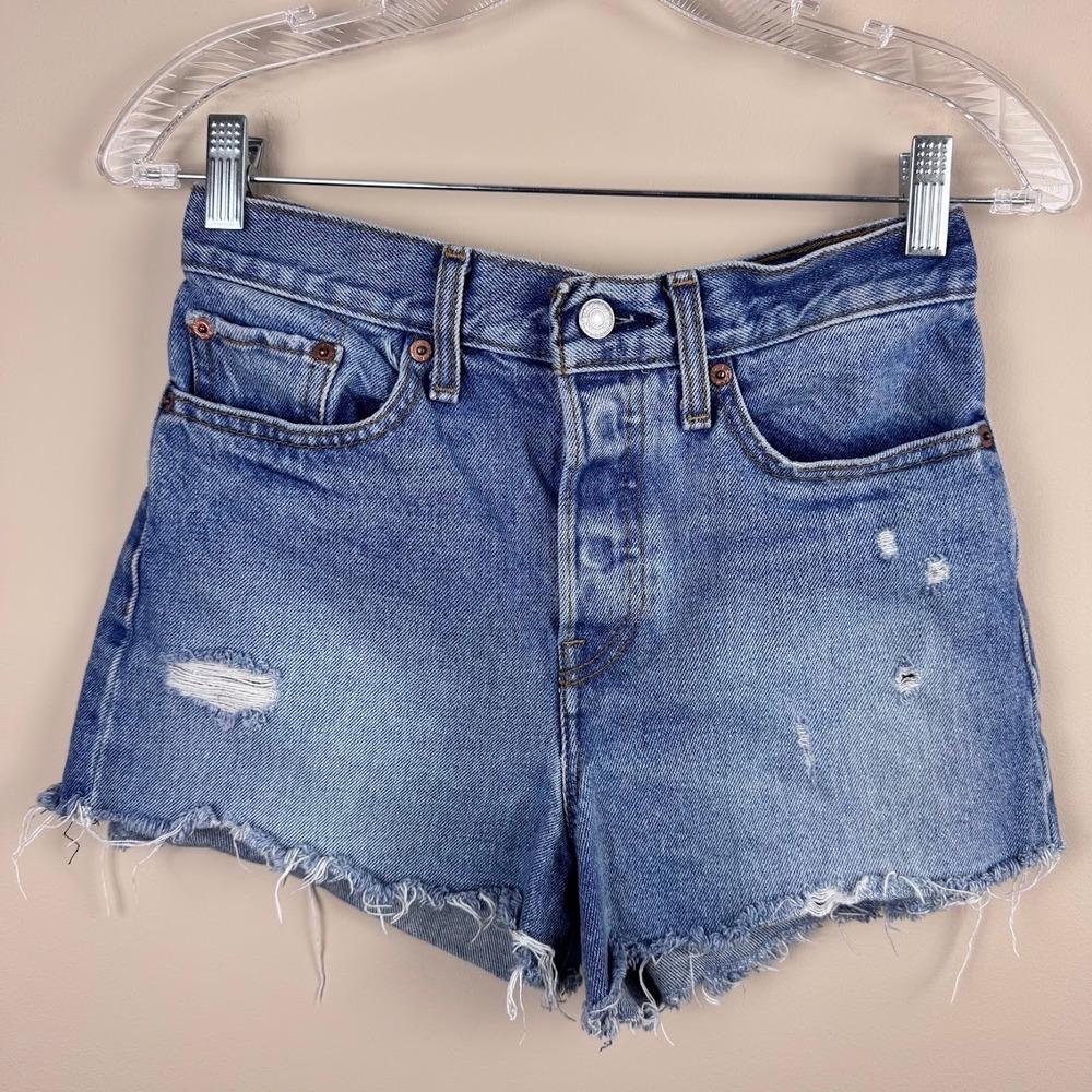 Levi's Denim Shorts Distressed Frayed Hem Medium‎ Wash Blue Size 27